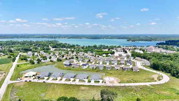 Condo For Sale - 1538 Weston Ridge<br/> Oconomowoc, WI 53066