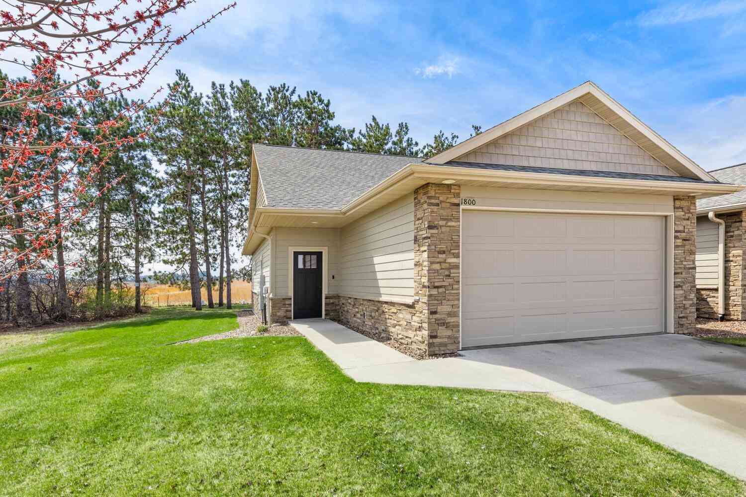 Condo For Sale - 1800 Prairie<br/> Holmen, WI 54636