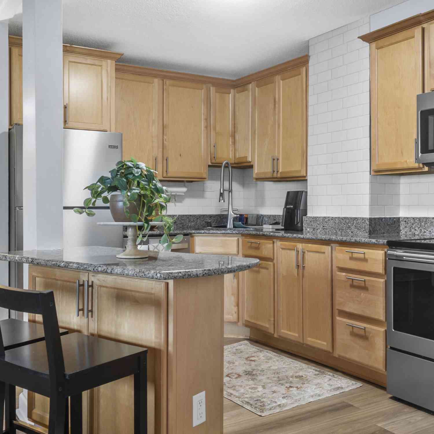 Condo For Sale - 1919 N Summit #1A<br/> Milwaukee, WI 53202