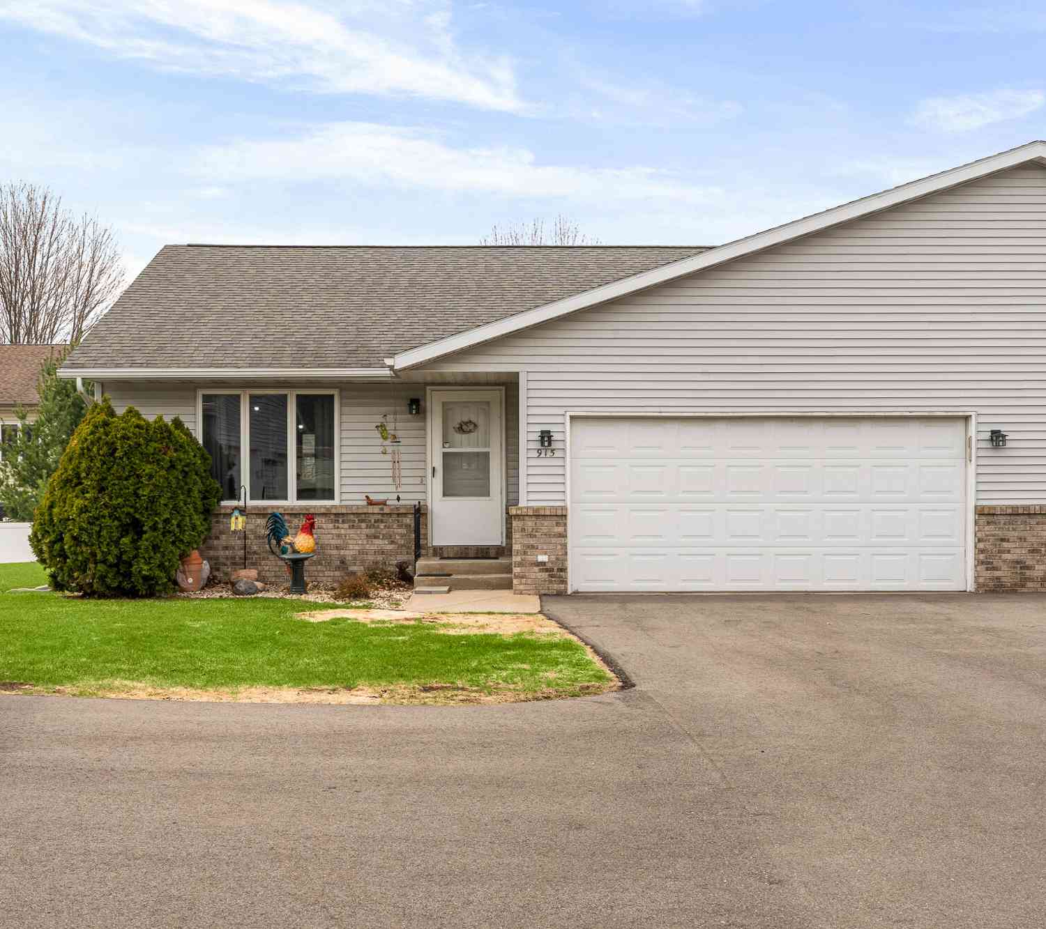 Condo For Sale - 915 10th<br/> Onalaska, WI 54650