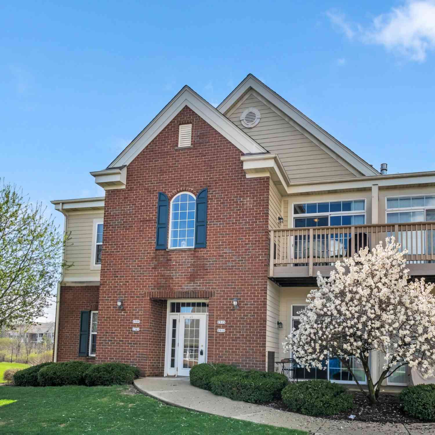 Condo For Sale - 2515 W Colonial Woods<br/> Oak Creek, WI 53154