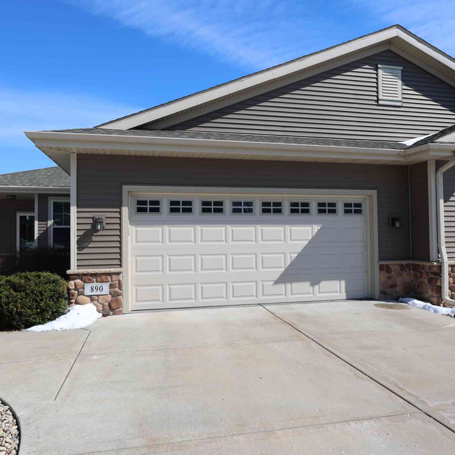 Condo For Sale - 890 Whispering Pines<br/> Lake Mills, WI 53551