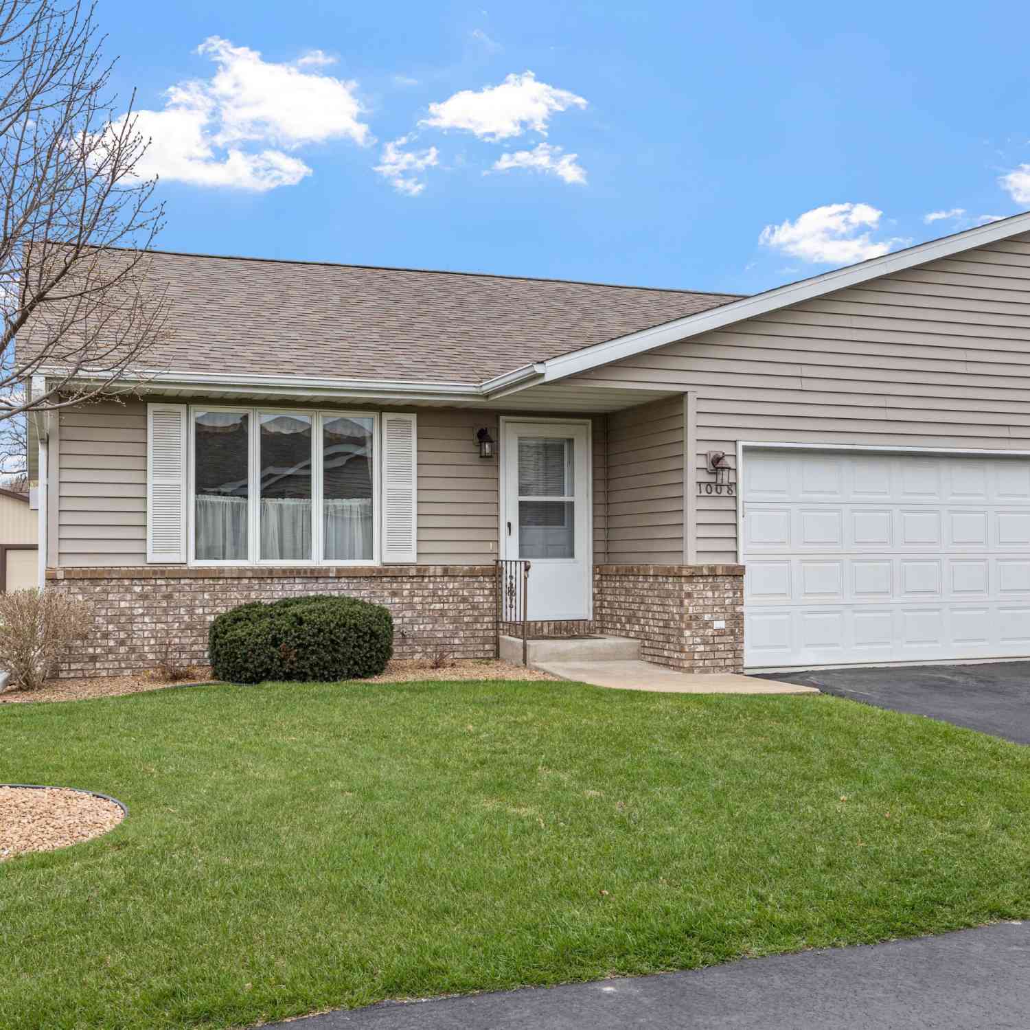 Condo For Sale - 1008 Whispering Winds<br/> Onalaska, WI 54650