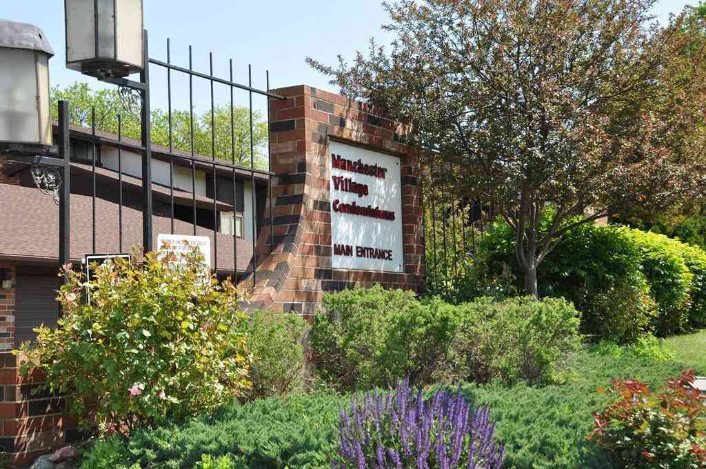 Condo For Sale - 2150 W Good Hope #201<br/> Glendale, WI 53209
