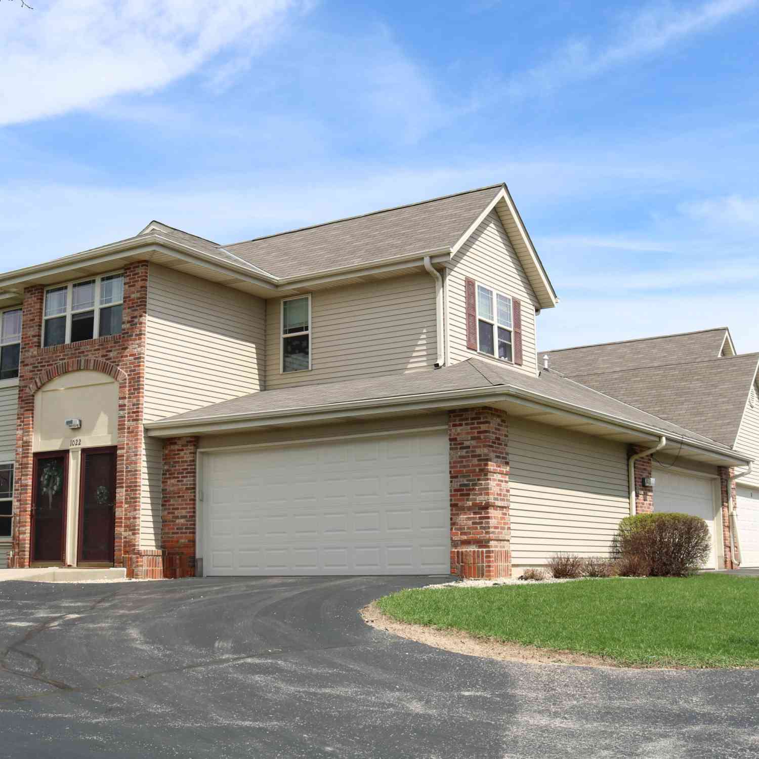Condo For Sale - 1022 E Woodview #3<br/> Slinger, WI 53086