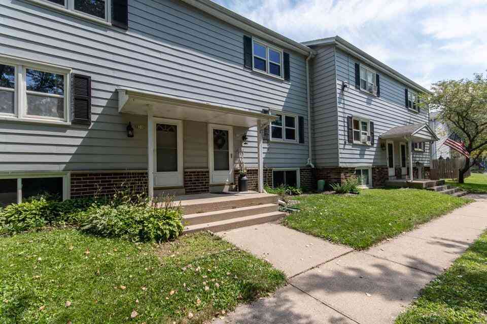 Condo For Sale - 228 Wolf #3<br/> Dousman, WI 53118