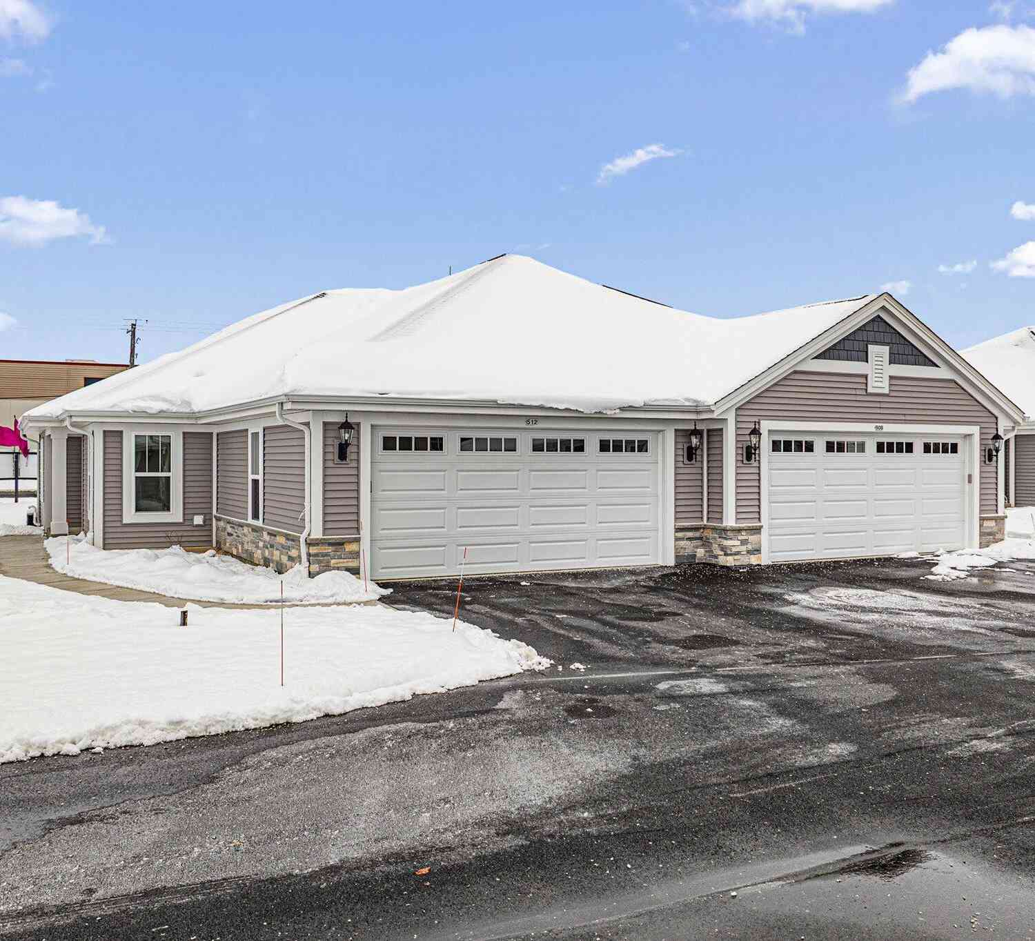 Condo For Sale - 512 Hunter Oaks #901<br/> Jefferson County, Watertown, WI 53094