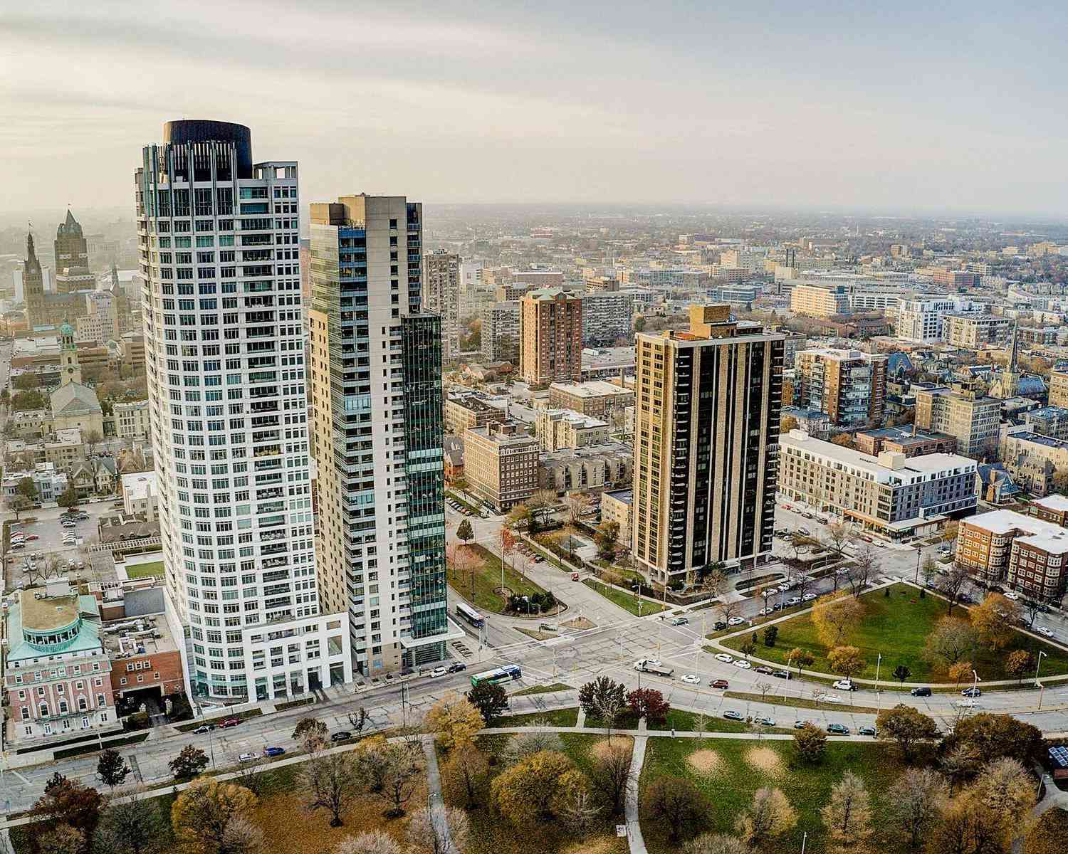 Condo For Sale - 923 E Kilbourn #1703<br/> Milwaukee, WI 53202