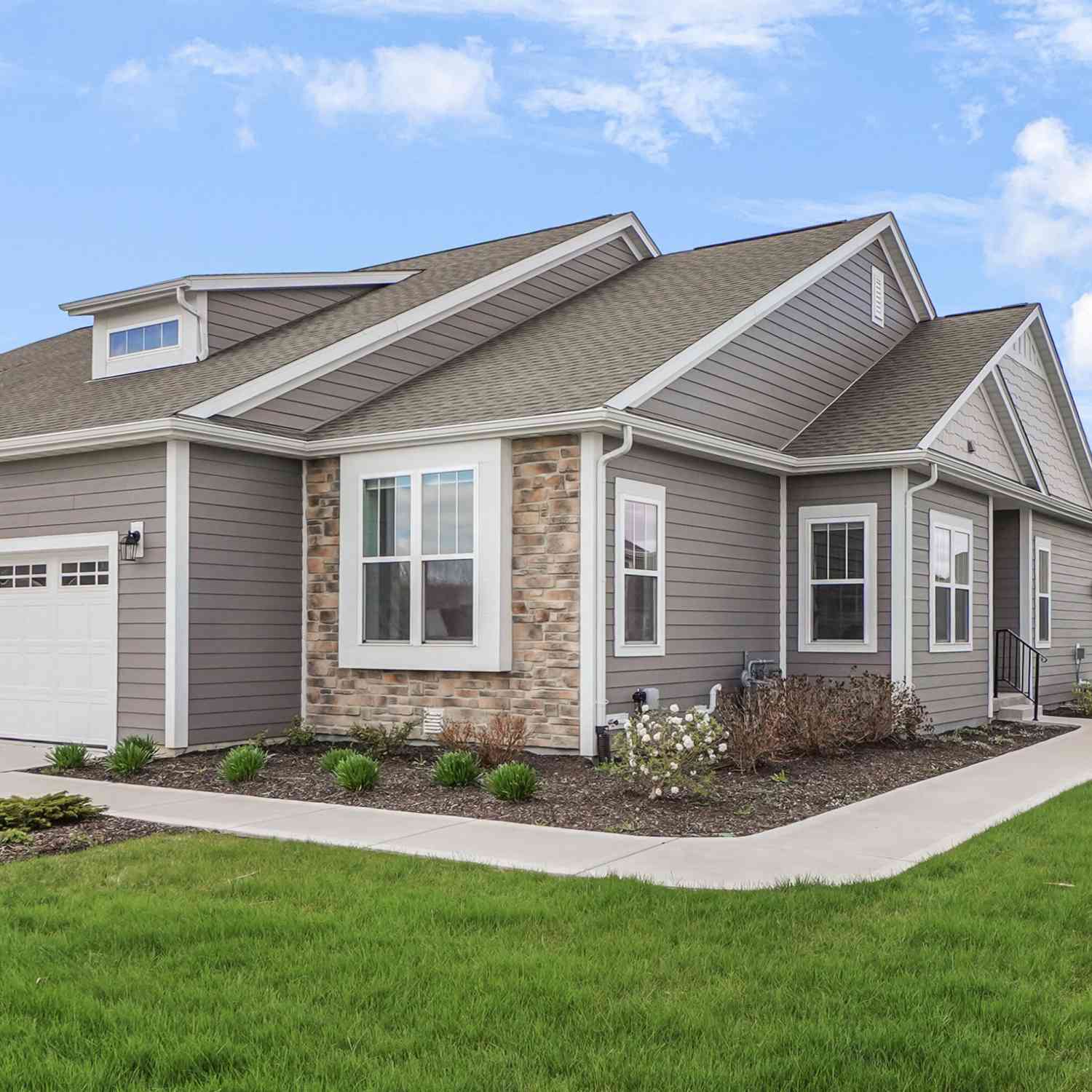 Condo For Sale - W253N6621 Aspen<br/> Sussex, WI 53089