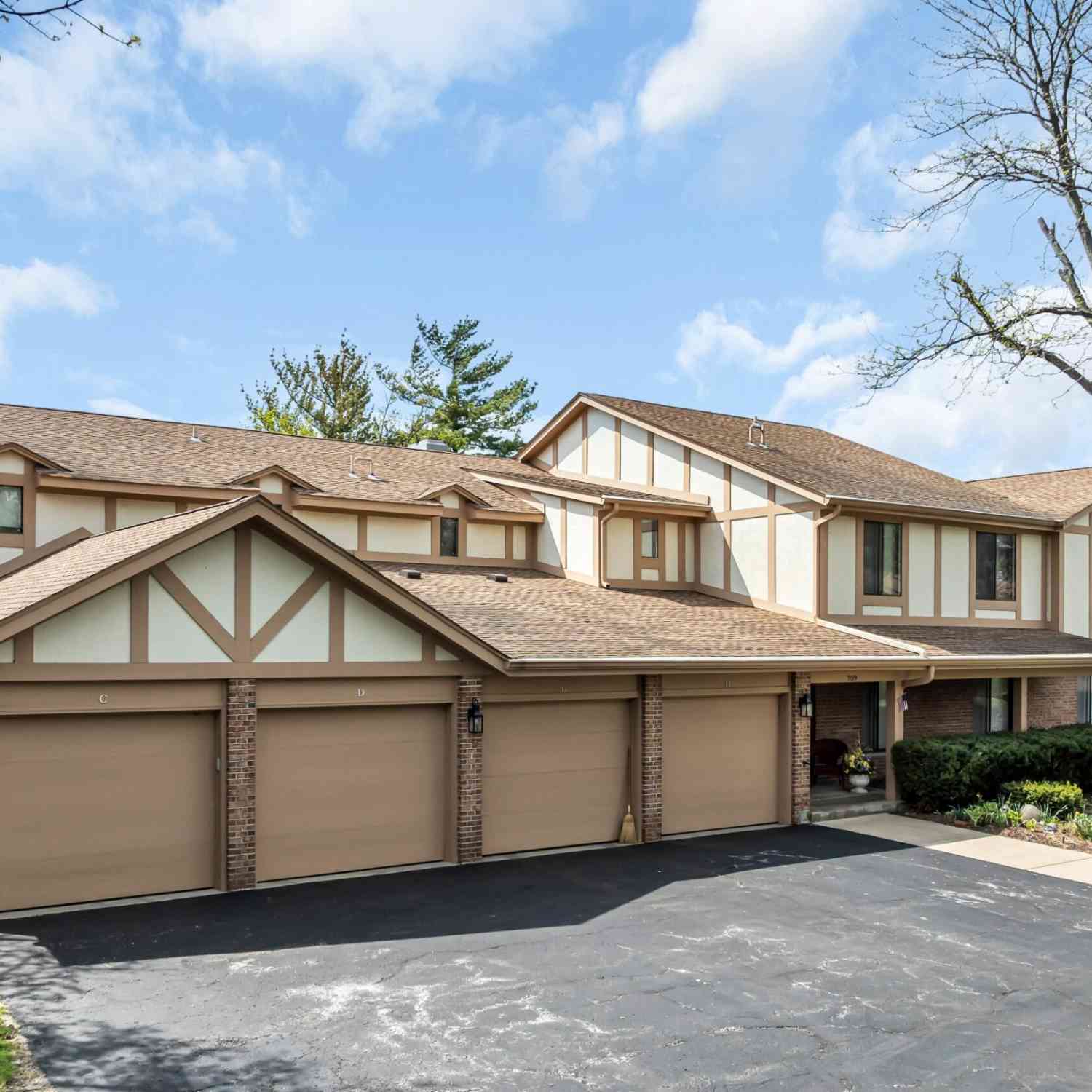 Condo For Sale - 709 S Lake Shore #4H<br/> Lake Geneva, WI 53147