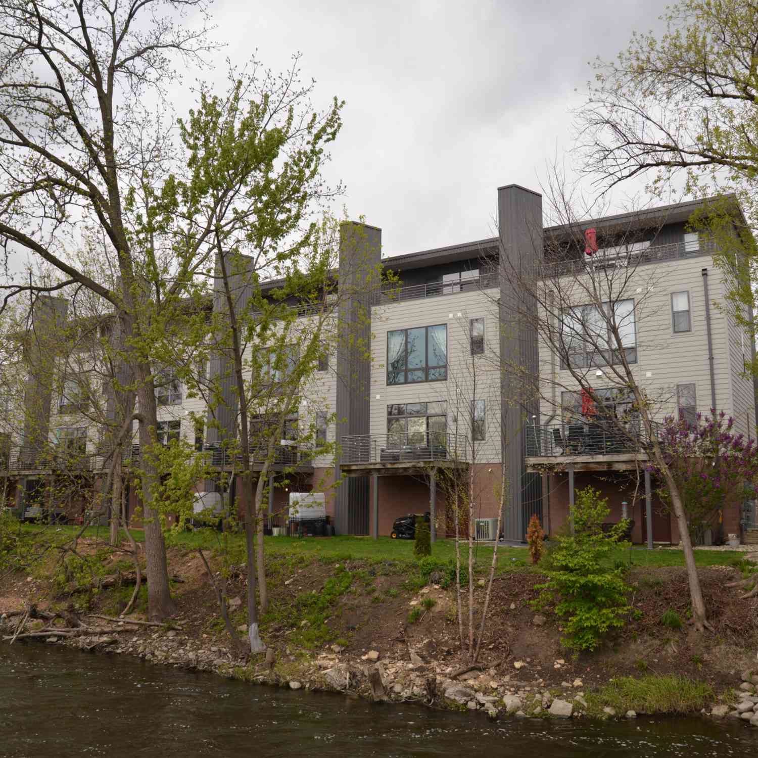 Condo For Sale - 301 Mill Reserve<br/> Waukesha, WI 53188