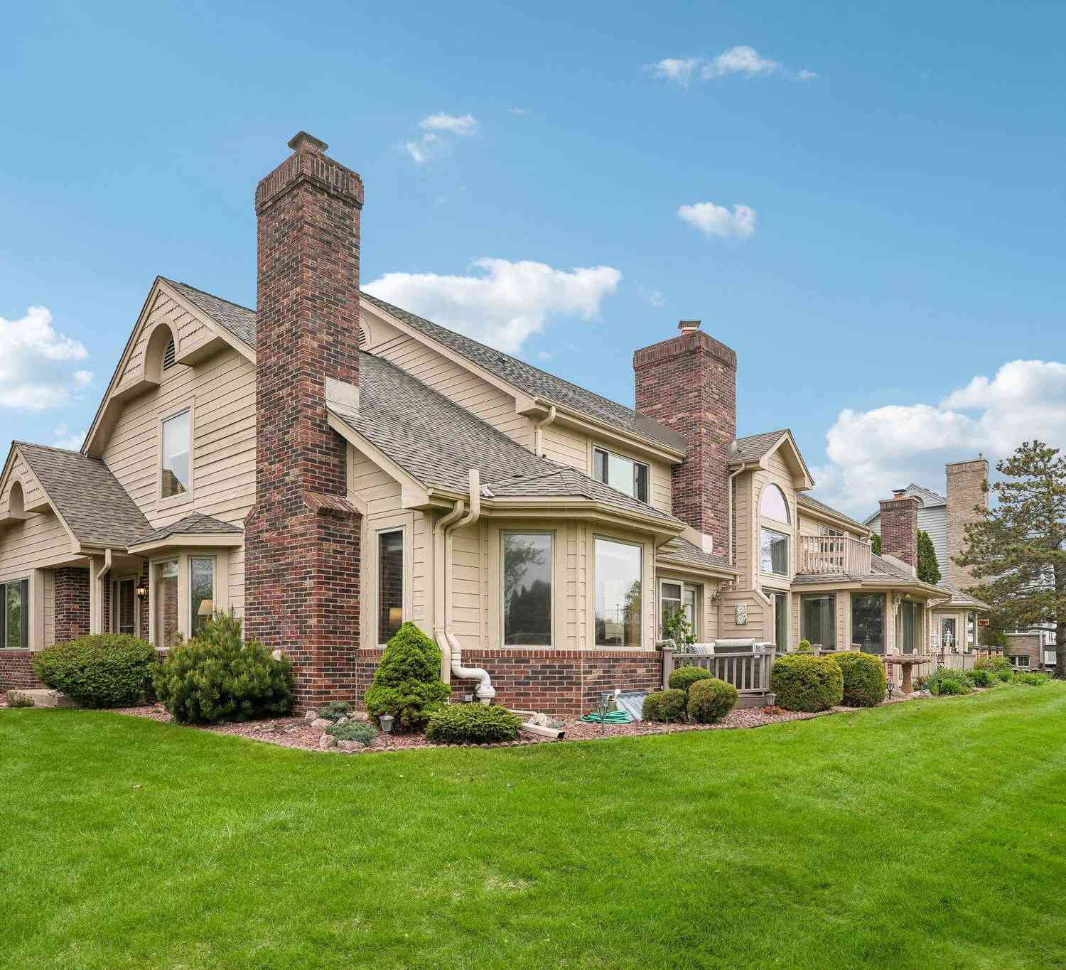 Condo For Sale - 7402 W Twin Oaks<br/> Franklin, WI 53132