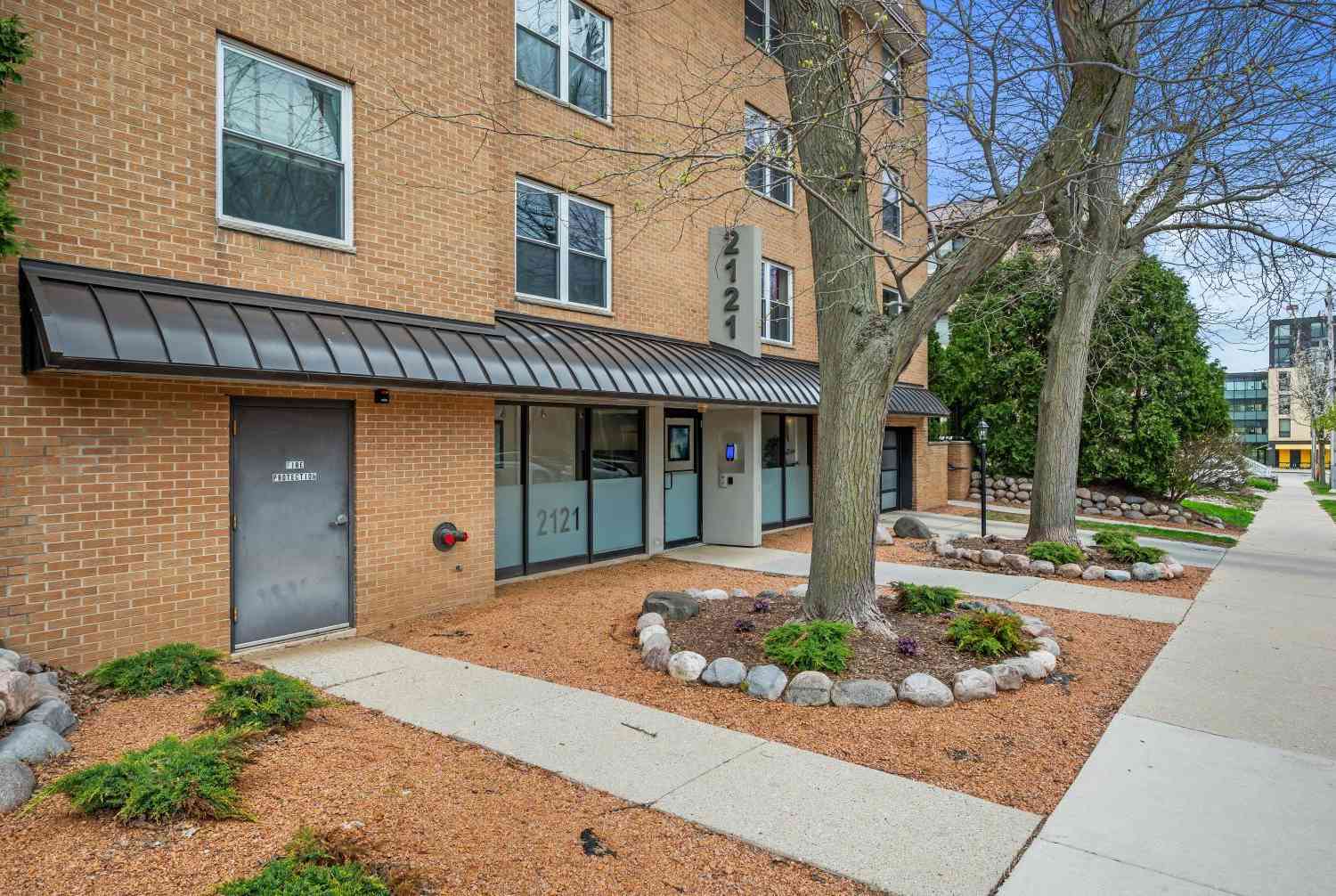 Condo For Sale - 2121 N Cambridge #314<br/> Milwaukee, WI 53202