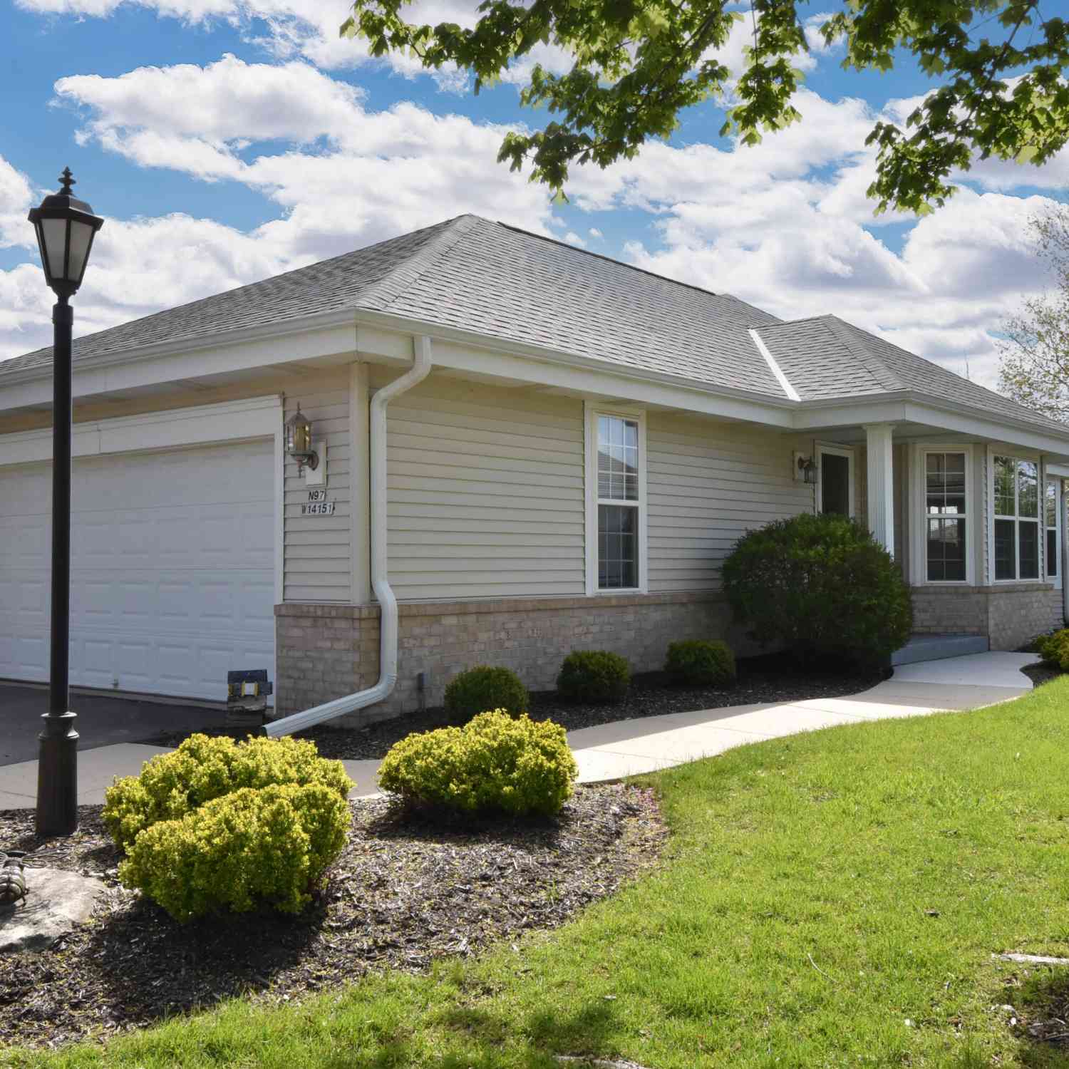 Condo For Sale - N97W14151 Knollcrest<br/> Germantown, WI 53022