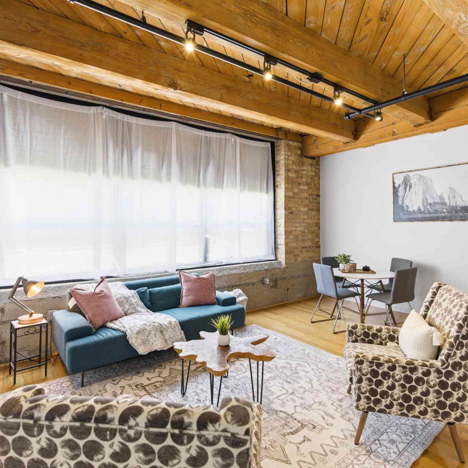Condo For Sale - 234 E Reservoir #104<br/> Milwaukee, WI 53212