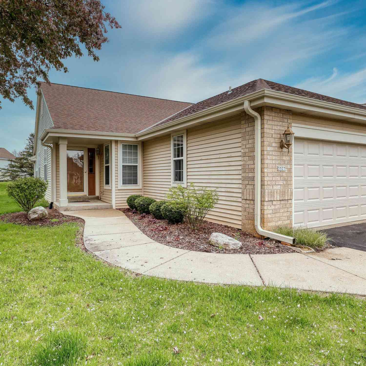 Condo For Sale - 3527 Rapids<br/> Waukesha, WI 53189