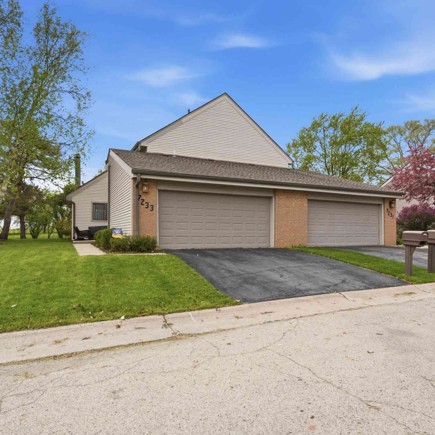 Condo For Sale - 7233 S Delaine<br/> Oak Creek, WI 53154