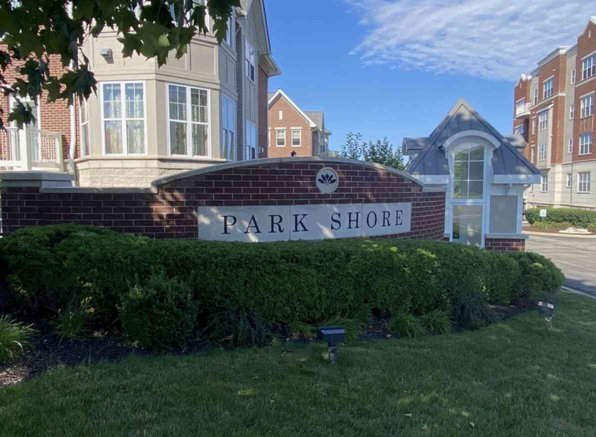Condo For Sale - 3862 S Lake #407<br/> Milwaukee County, Saint Francis, WI 53235