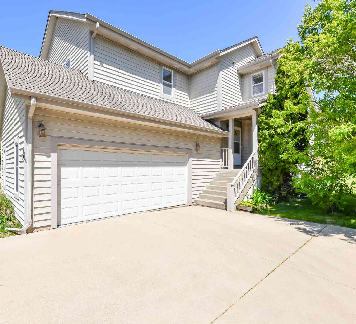 Condo For Sale - N27W26410 Christian #1<br/> Pewaukee, WI 53072