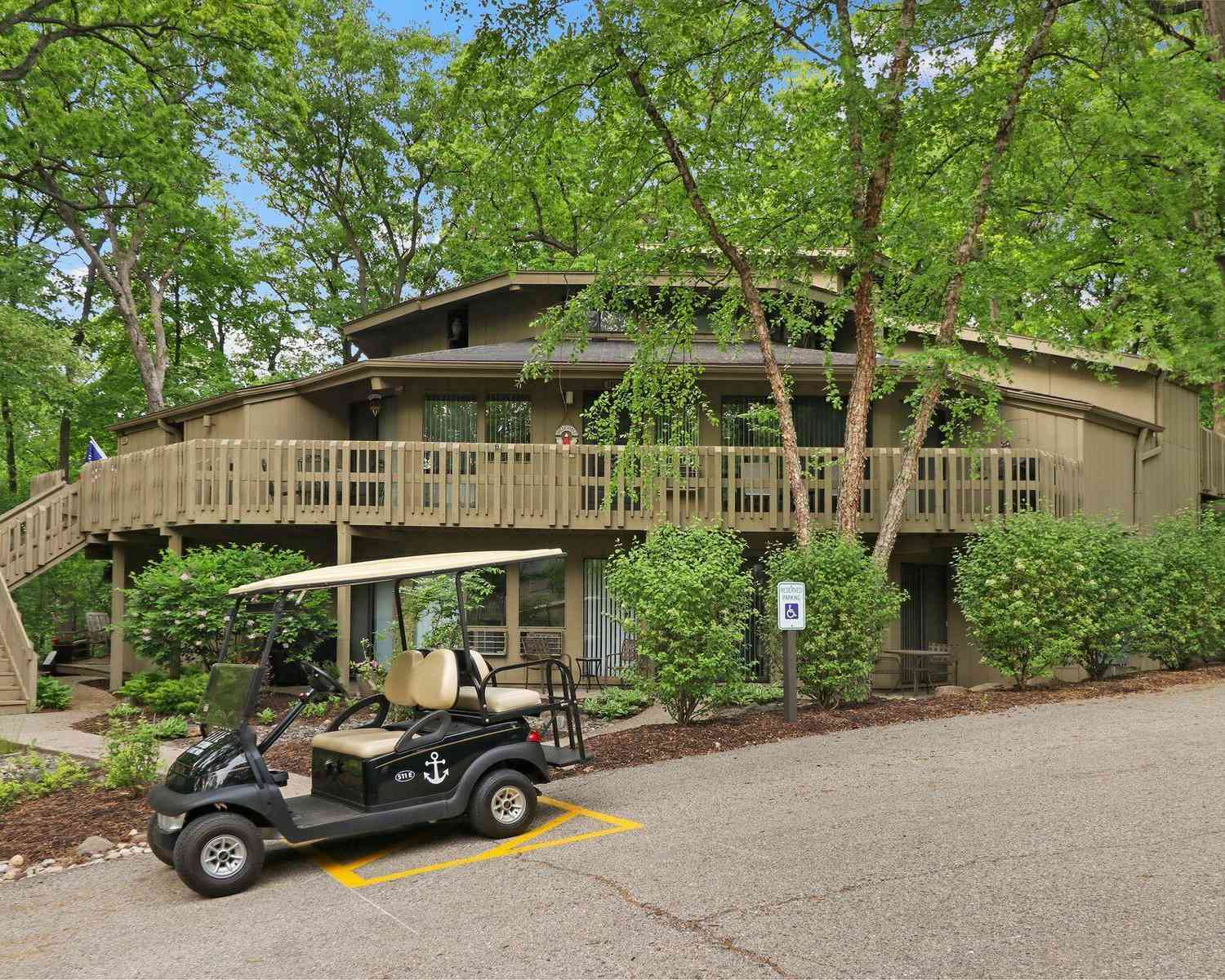 Condo For Sale - 511 Tam O'shanter #E<br/> Fontana, WI 53125