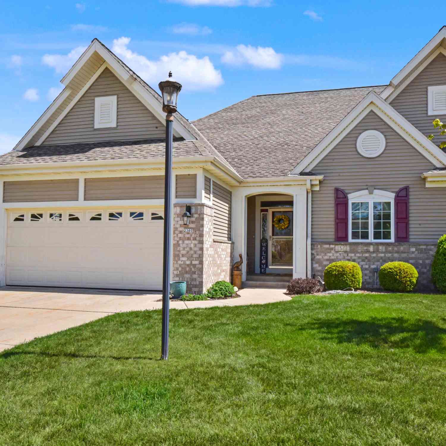 Condo For Sale - 2307 Silver Fox<br/> Waukesha, WI 53188