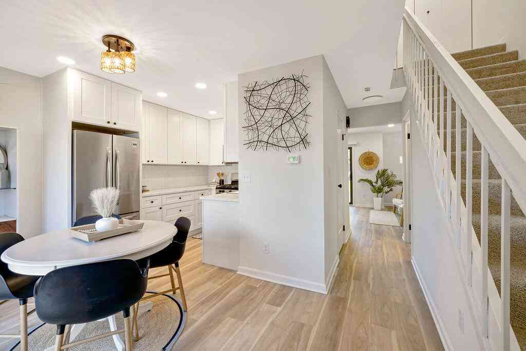 Condo For Sale - 1531 W Edgerton #T<br/> Milwaukee, WI 53221