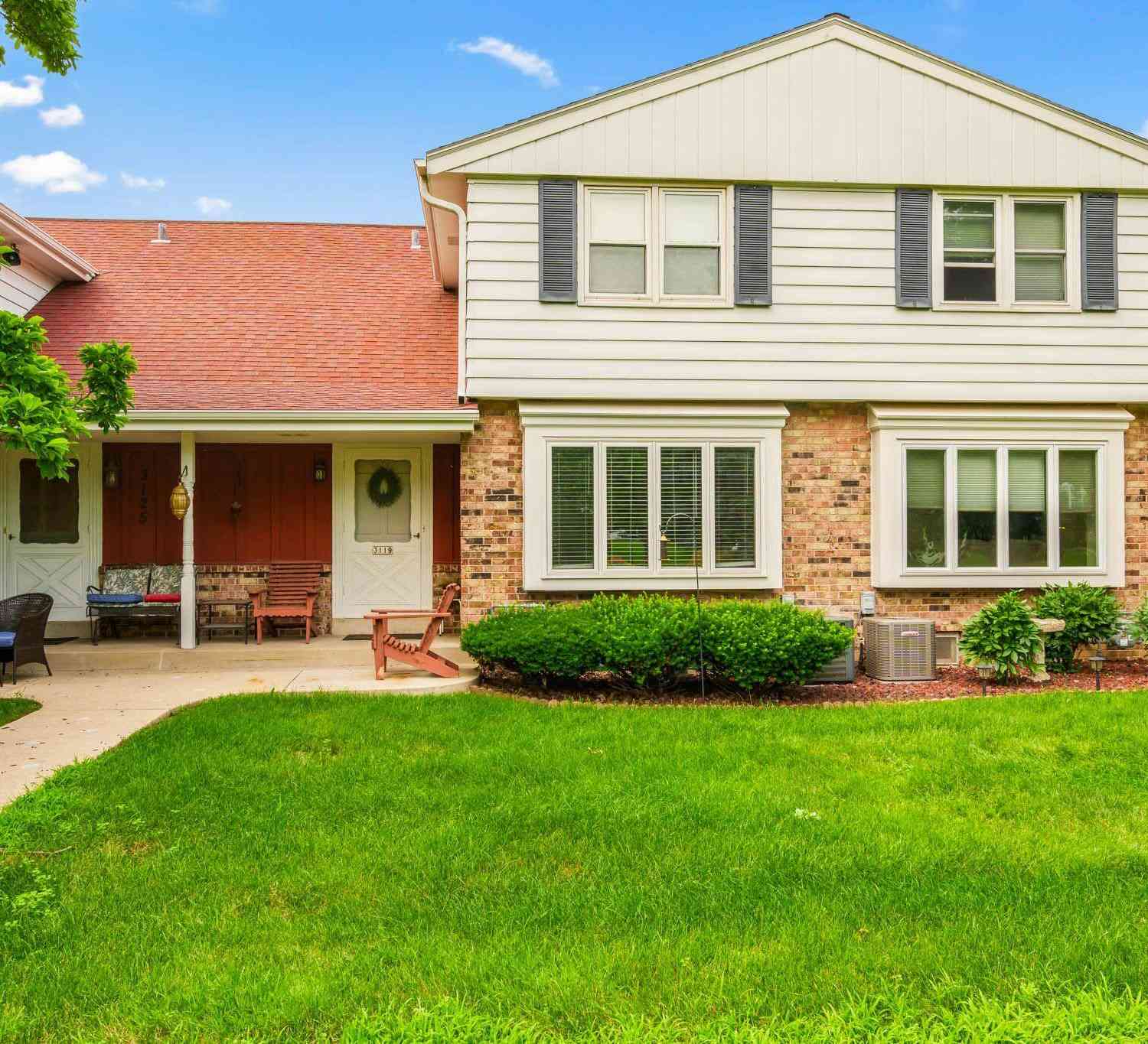 Condo For Sale - 3119 W King Arthurs<br/> Greenfield, WI 53221