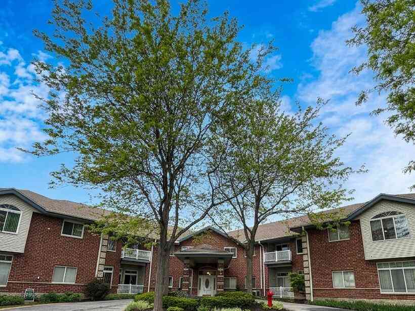 Condo For Sale - 18125 W Wisconsin #201<br/> Brookfield, WI 53045