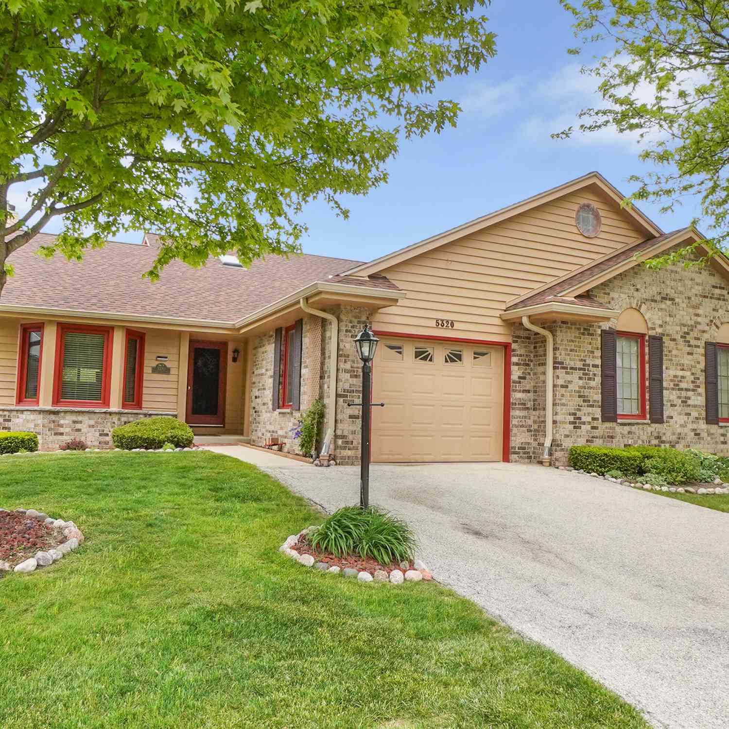Condo For Sale - 5320 S Cambridge<br/> Greenfield, WI 53221