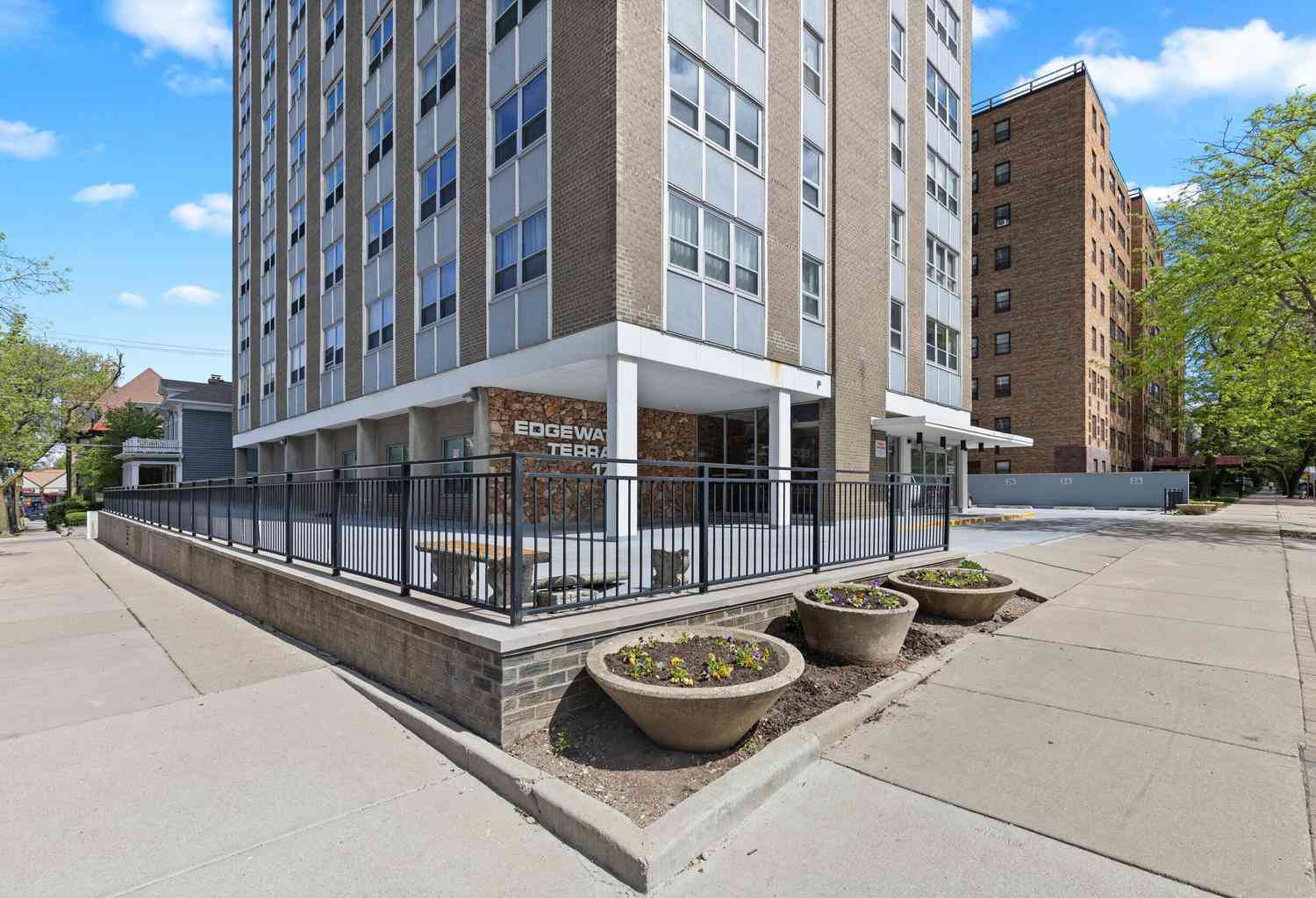 Condo For Sale - 1707 N Prospect #16D<br/> Milwaukee, WI 53202