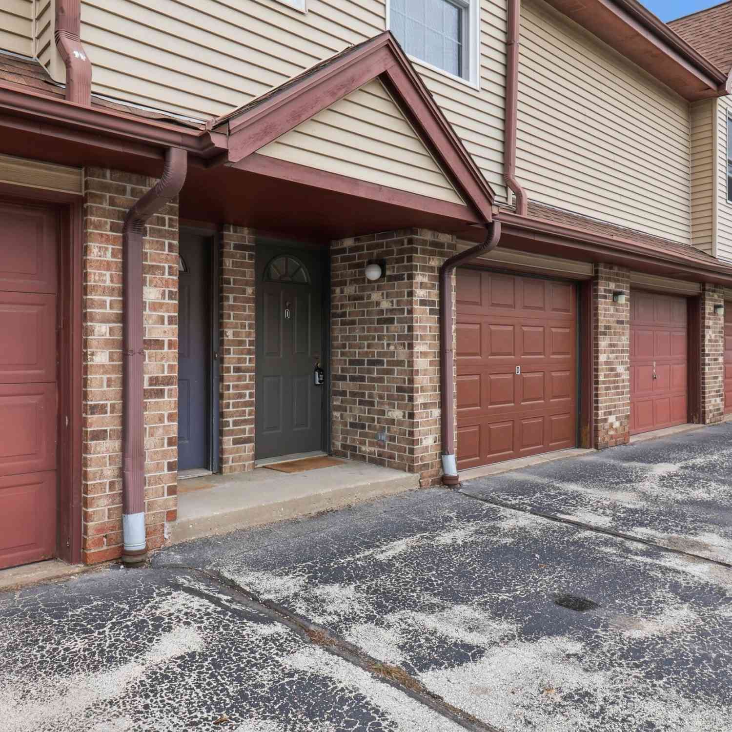 Condo For Sale - 2077 S 102nd #D<br/> West Allis, WI 53227