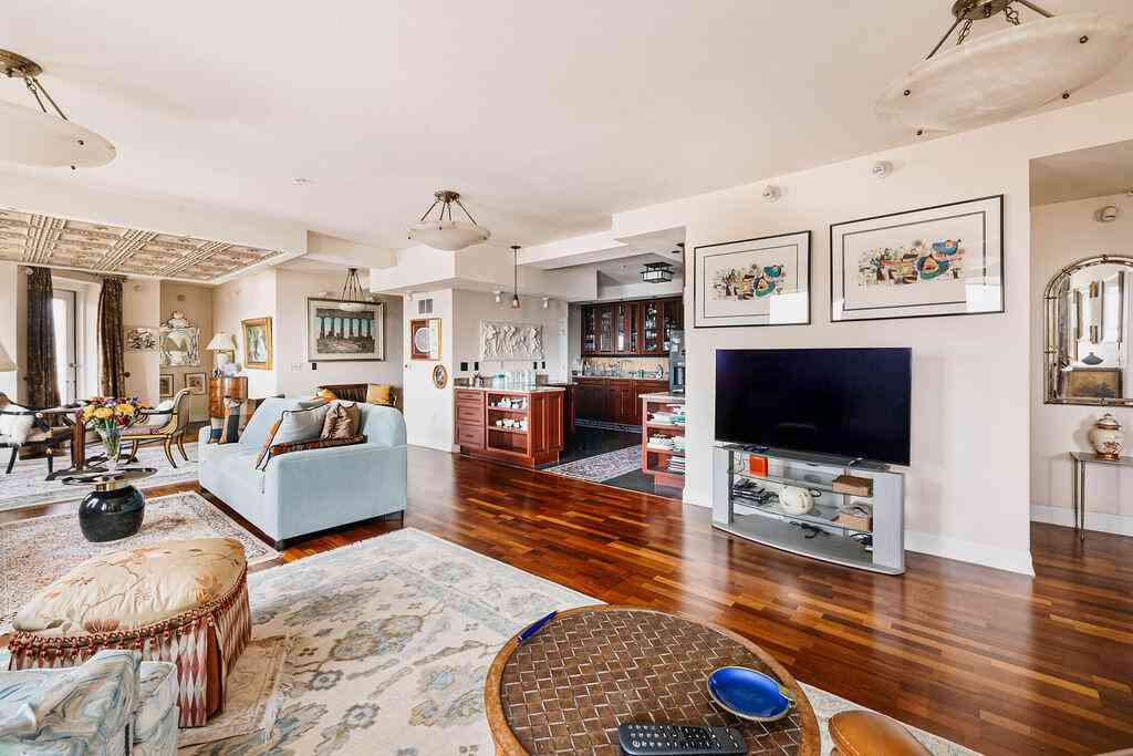 Condo For Sale - 606 W Wisconsin #1801<br/> Milwaukee, WI 53203