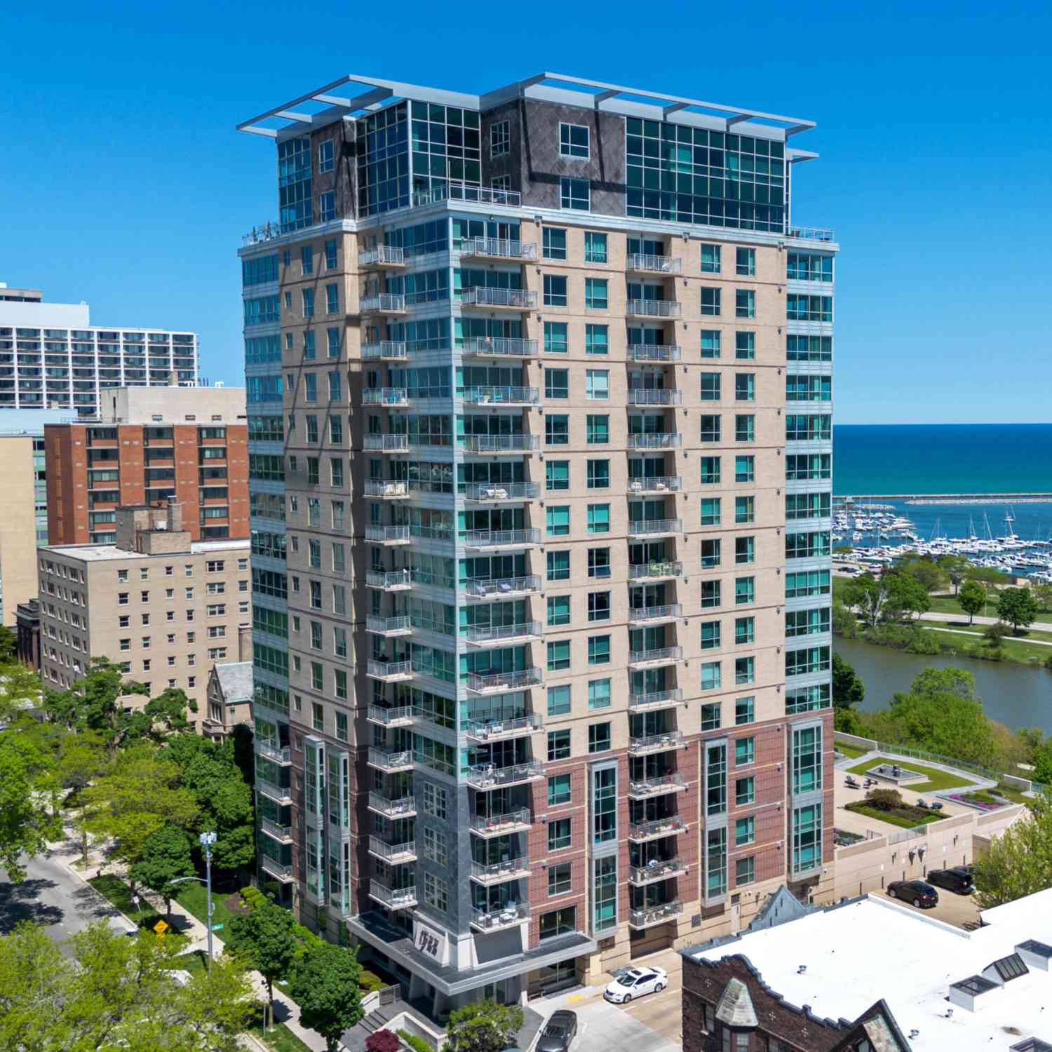 Condo For Sale - 1522 N Prospect #1704<br/> Milwaukee, WI 53202