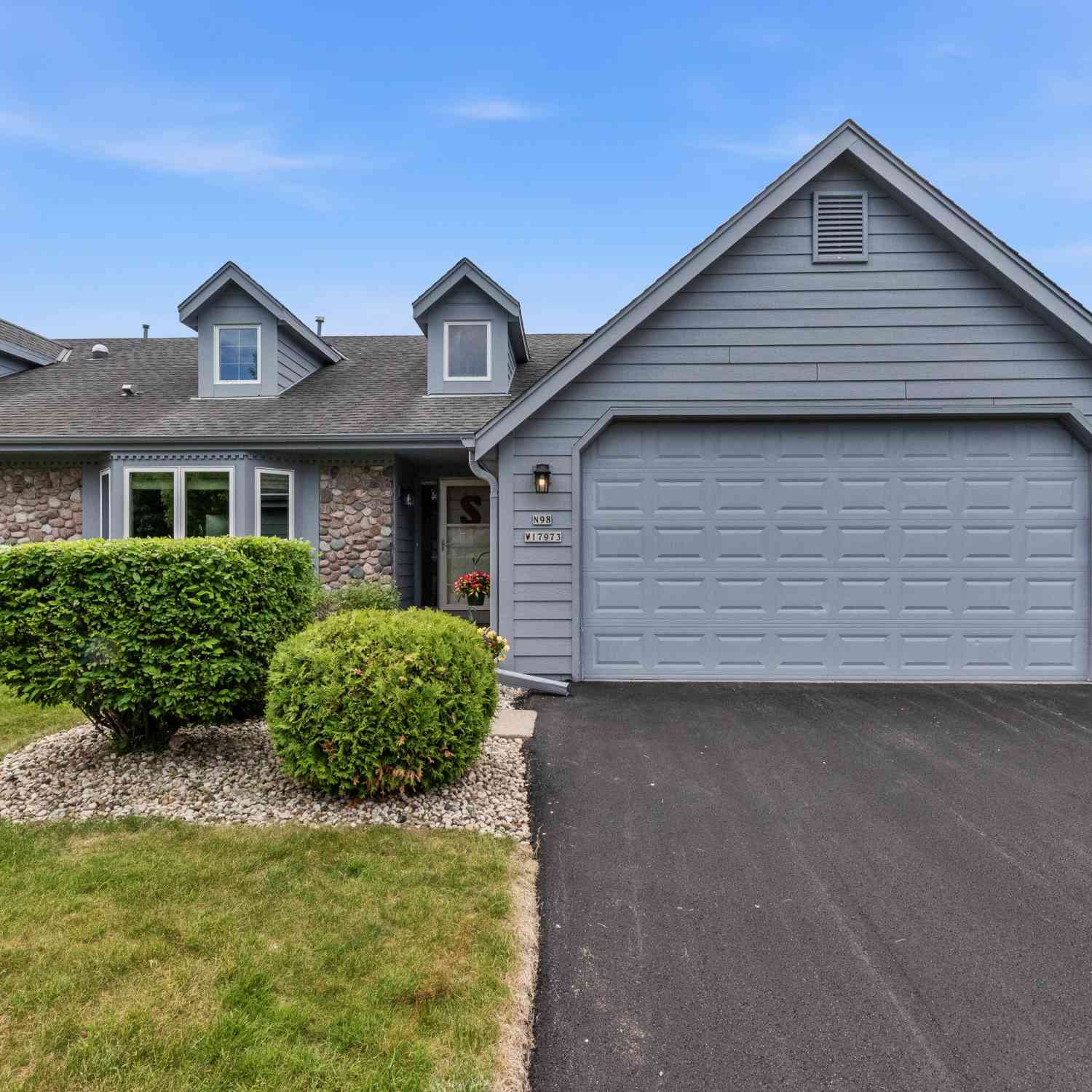 Condo For Sale - N98W17973 Bramblewood<br/> Germantown, WI 53022