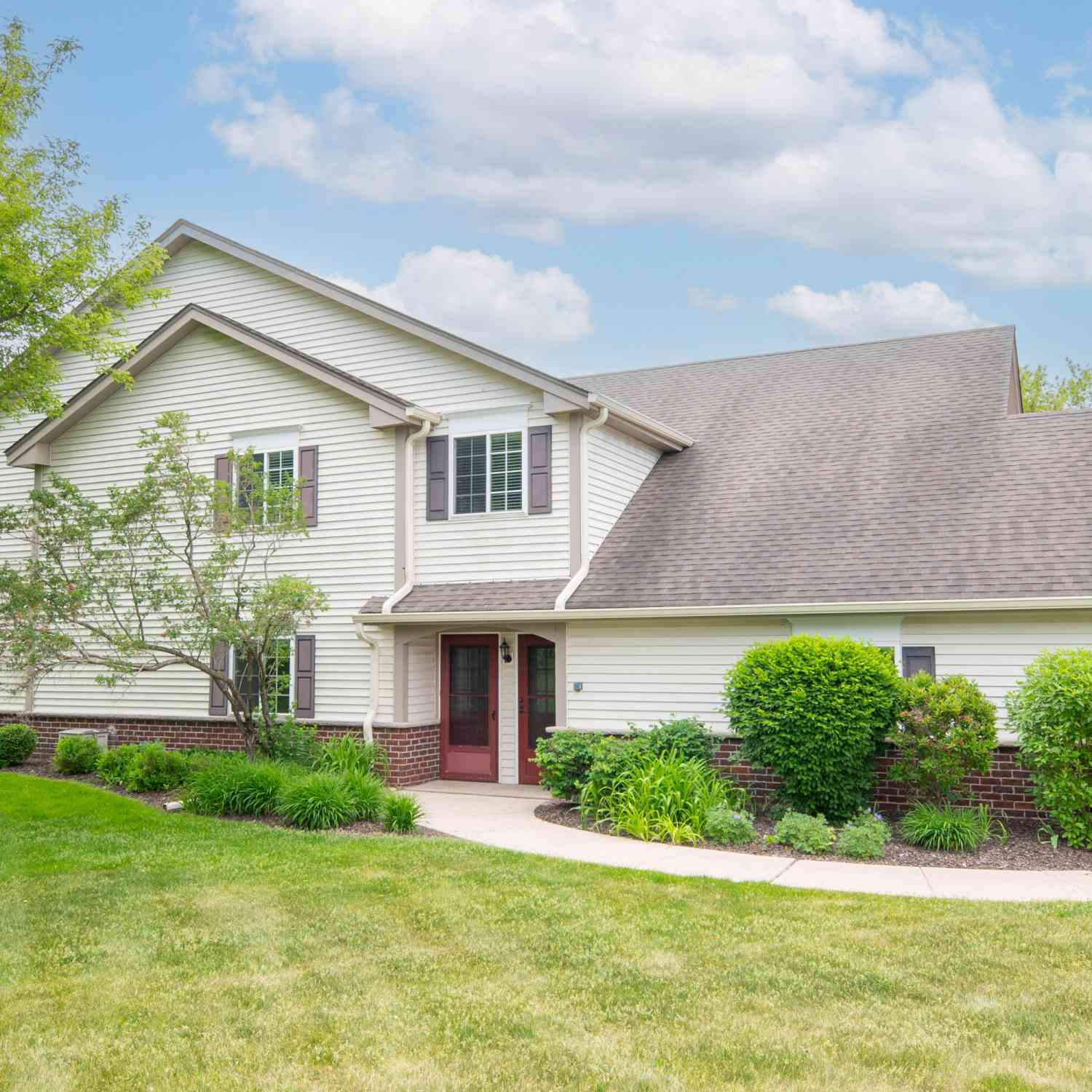 Condo For Sale - 652 Pewaukee #A<br/> Pewaukee, WI 53072