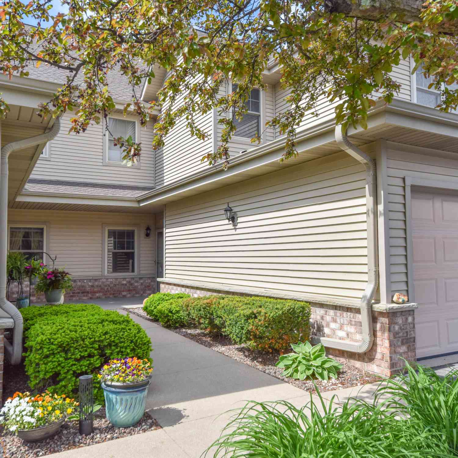 Condo For Sale - 1522 Iroquois<br/> Grafton, WI 53024
