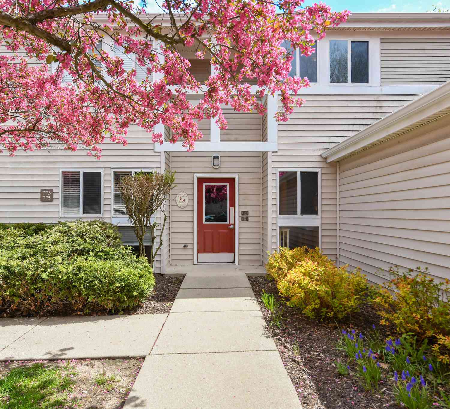 Condo For Sale - 769 W Puetz<br/> Oak Creek, WI 53154