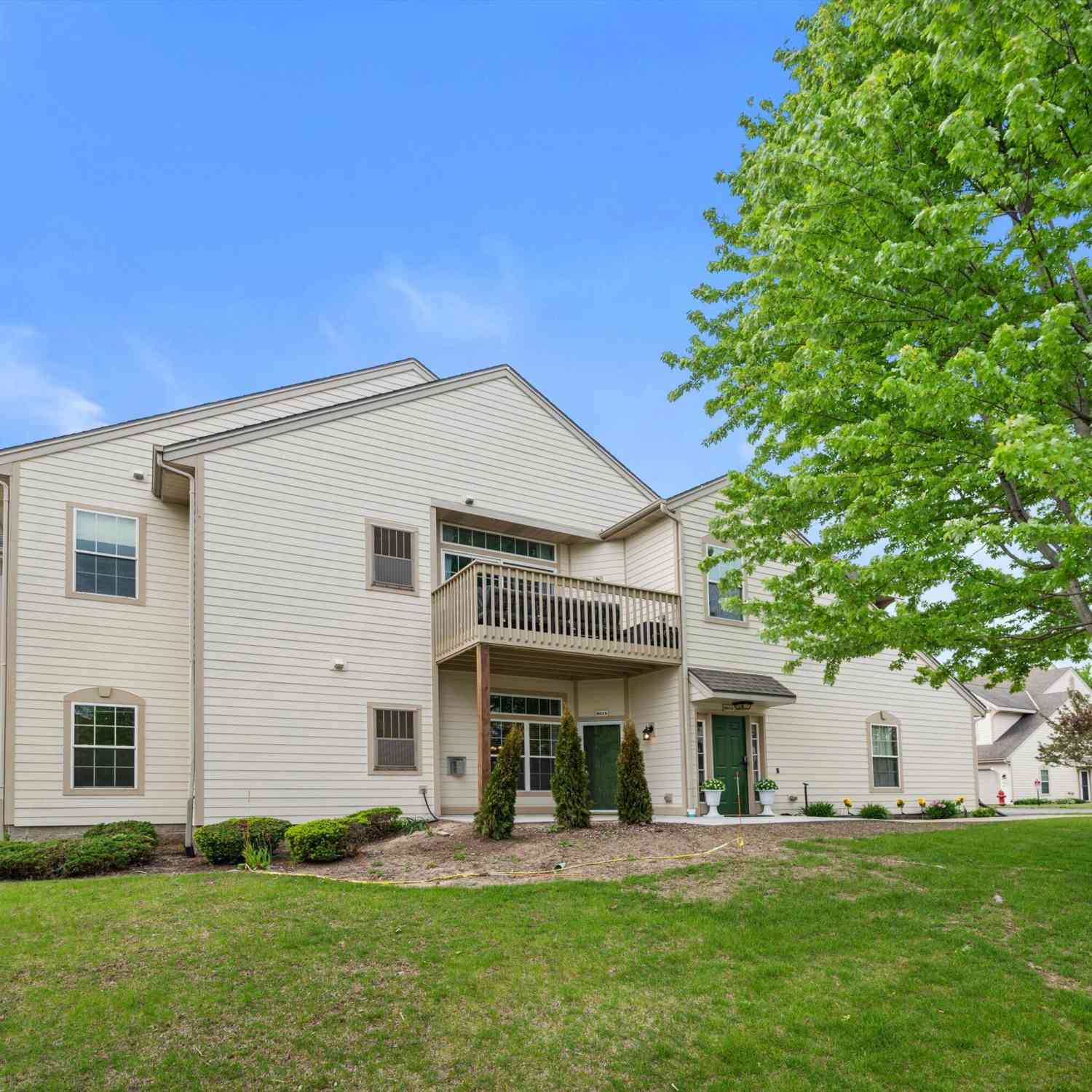 Condo For Sale - 8614 S Stratford<br/> Oak Creek, WI 53154