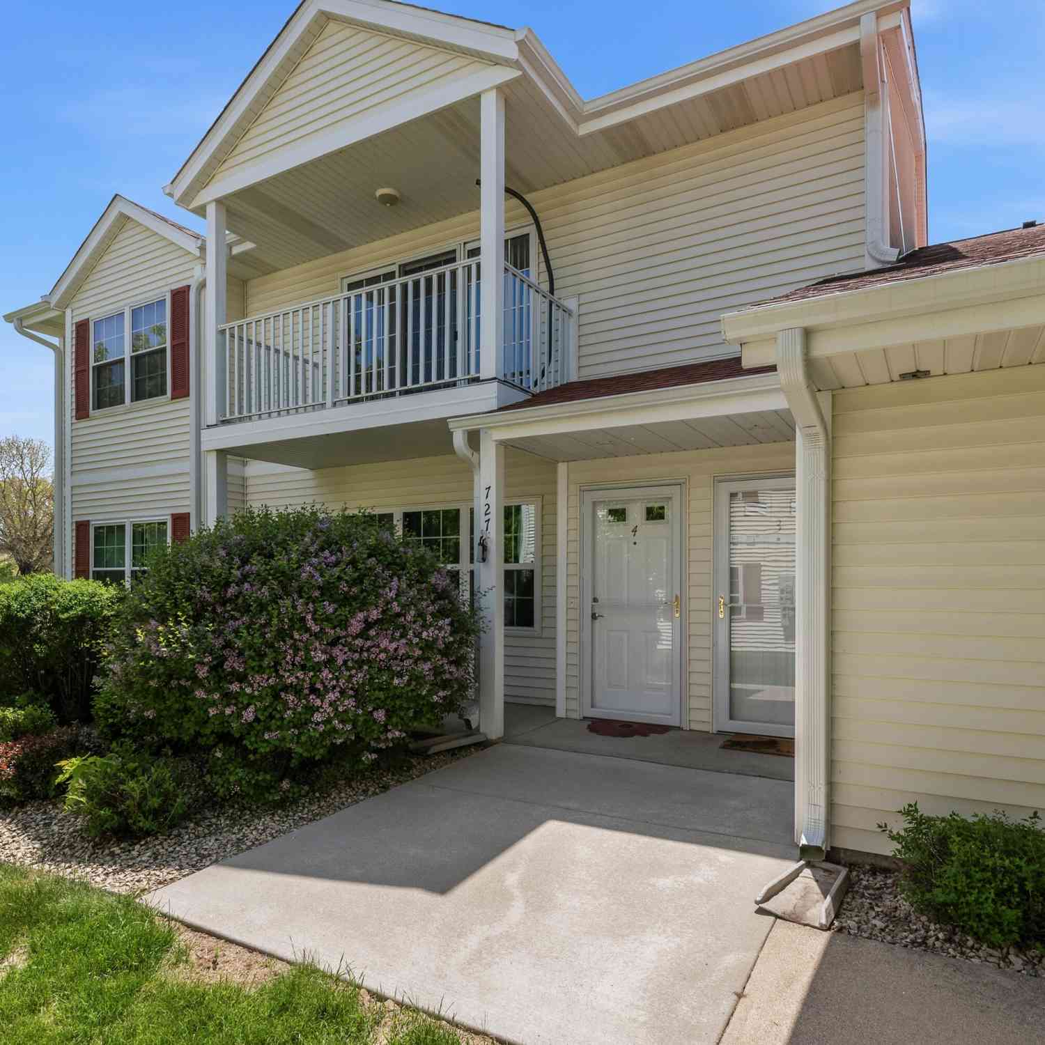 Condo For Sale - 727 Wood River #4<br/> West Bend, WI 53095