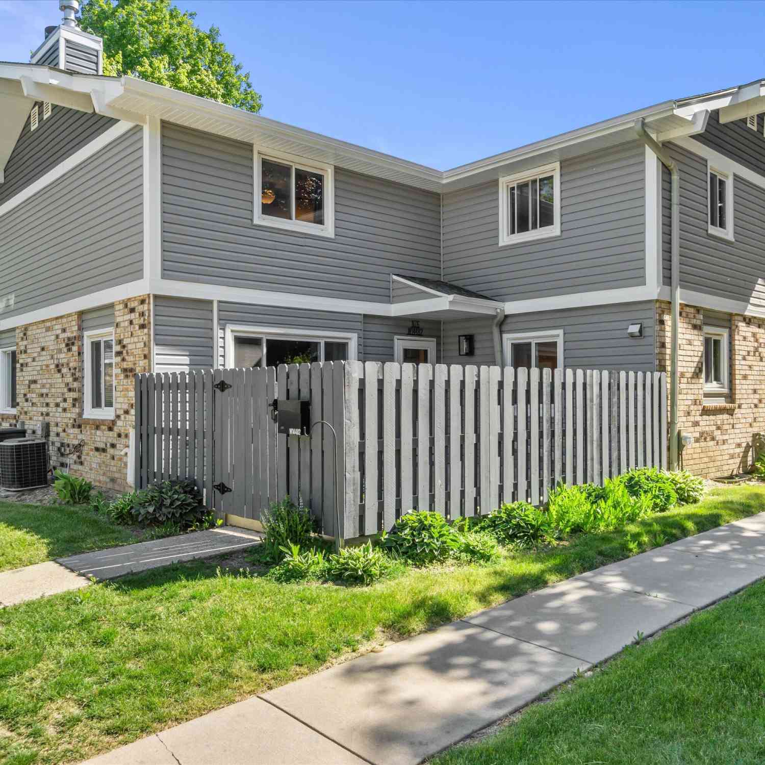 Condo For Sale - N76W14482 Northpoint<br/> Menomonee Falls, WI 53051