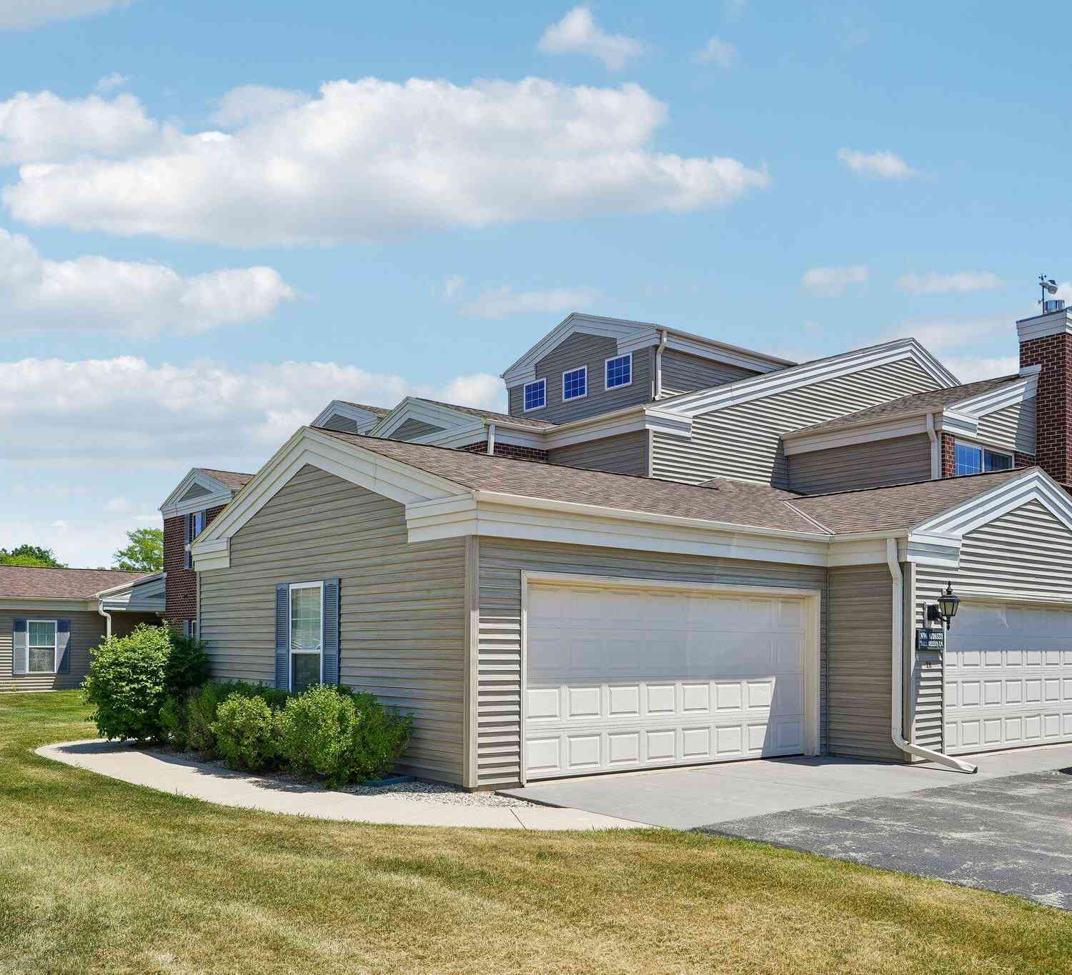 Condo For Sale - N16W26533 Tall Reeds #H<br/> Pewaukee, WI 53072