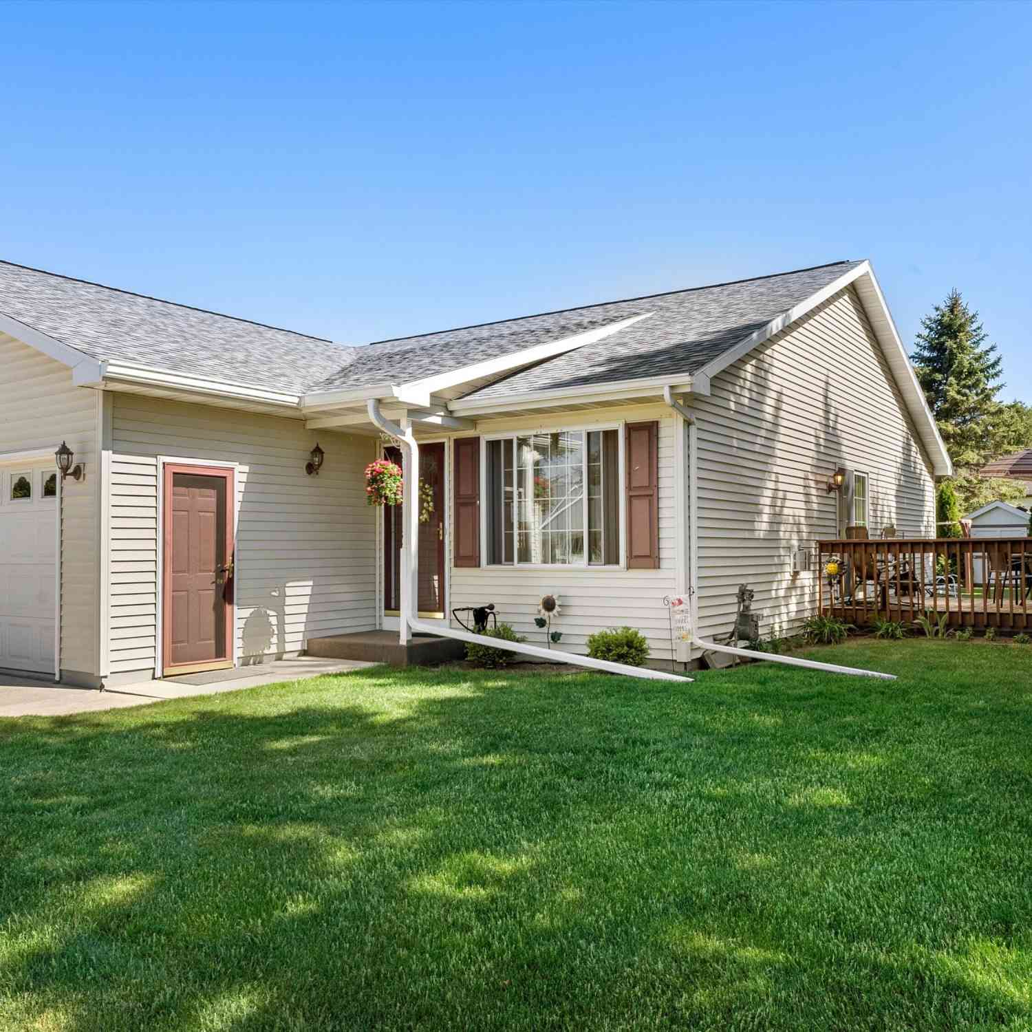 Condo For Sale - 801 Mockingbird<br/> Plymouth, WI 53073