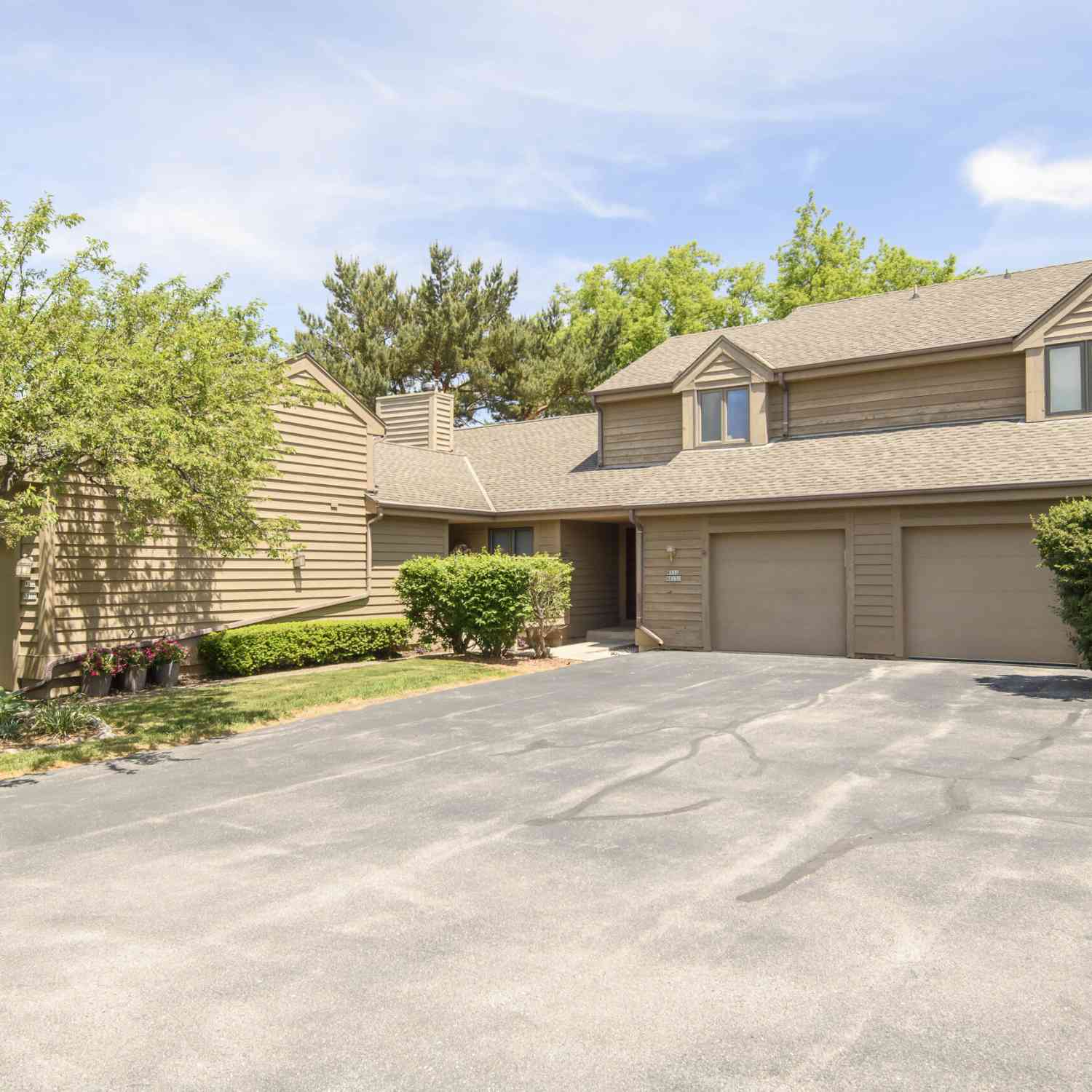 Condo For Sale - W132N8130 Danell<br/> Menomonee Falls, WI 53051