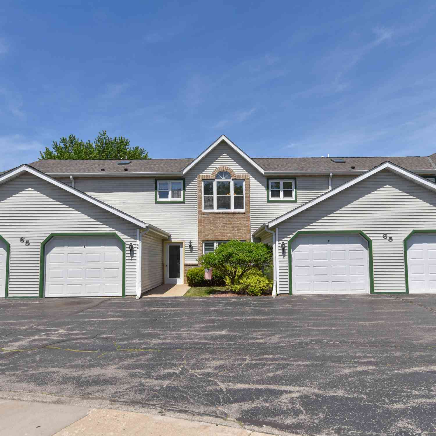 Condo For Sale - 65 Stacy Lynn #B<br/> Hartford, WI 53027