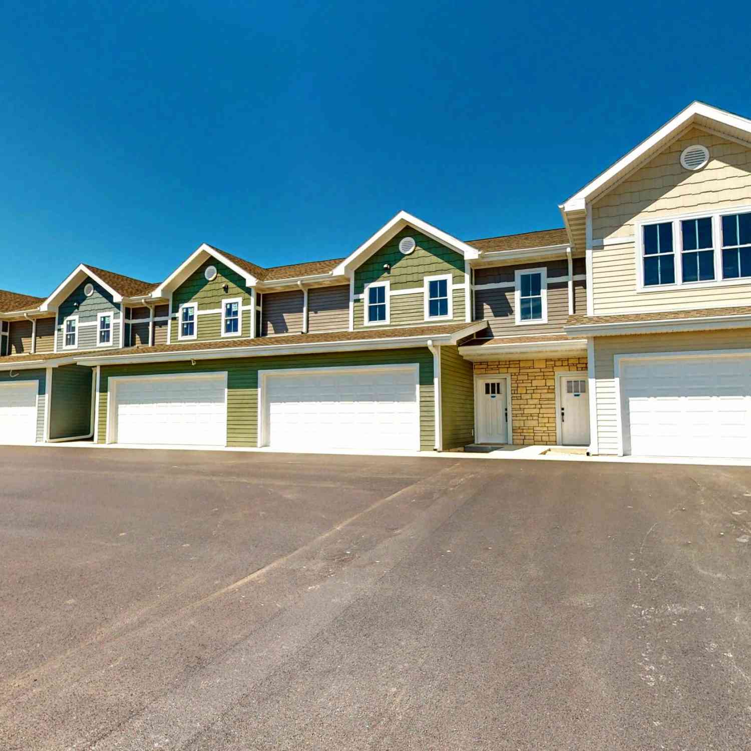 Condo For Sale - 204 Settlers<br/> Jefferson, WI 53549