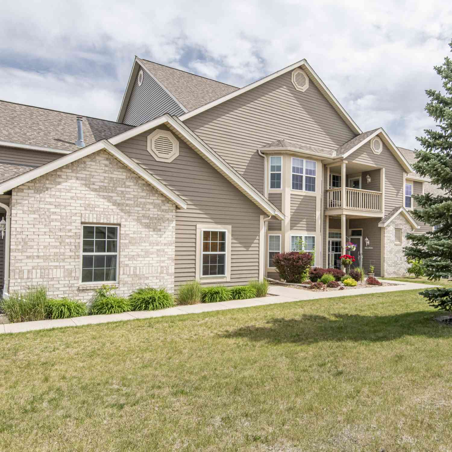 Condo For Sale - W159N4868 Graysland<br/> Menomonee Falls, WI 53051