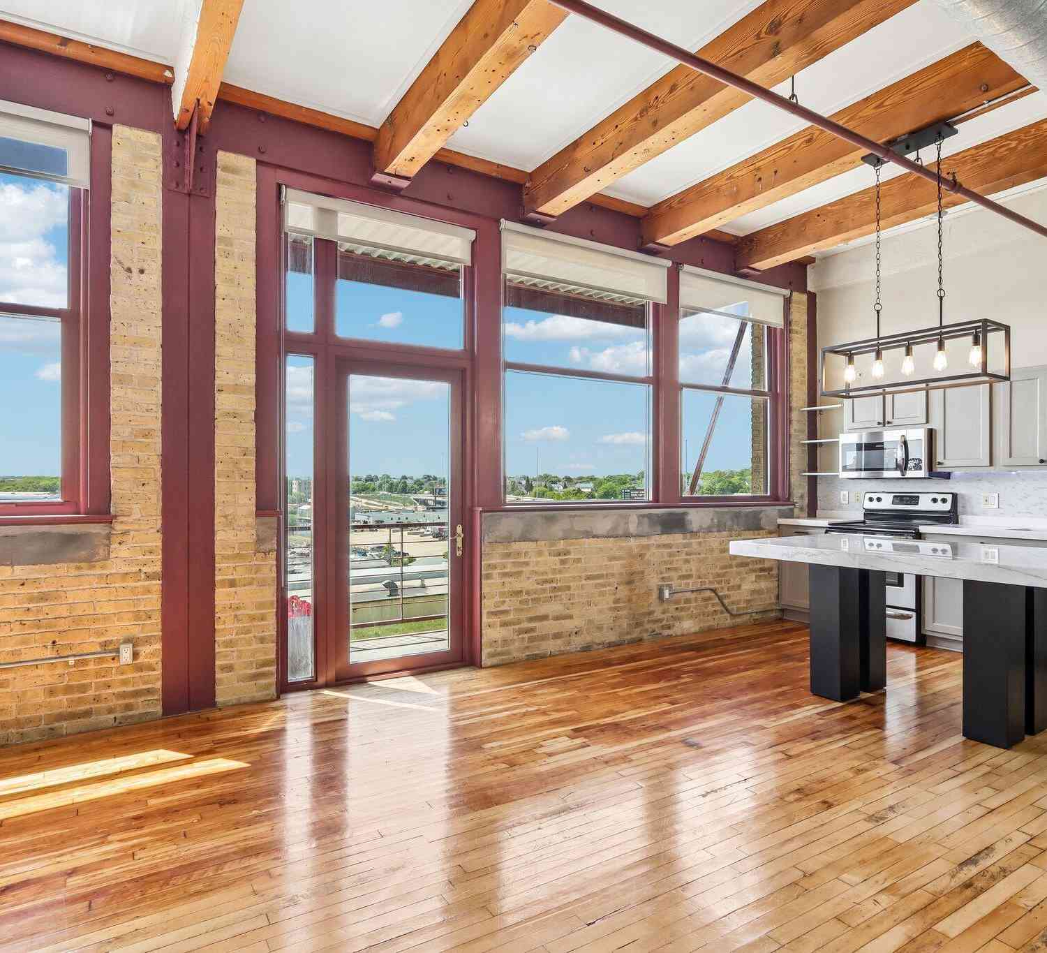 Condo For Sale - 215 W Maple #405<br/> Milwaukee, WI 53204
