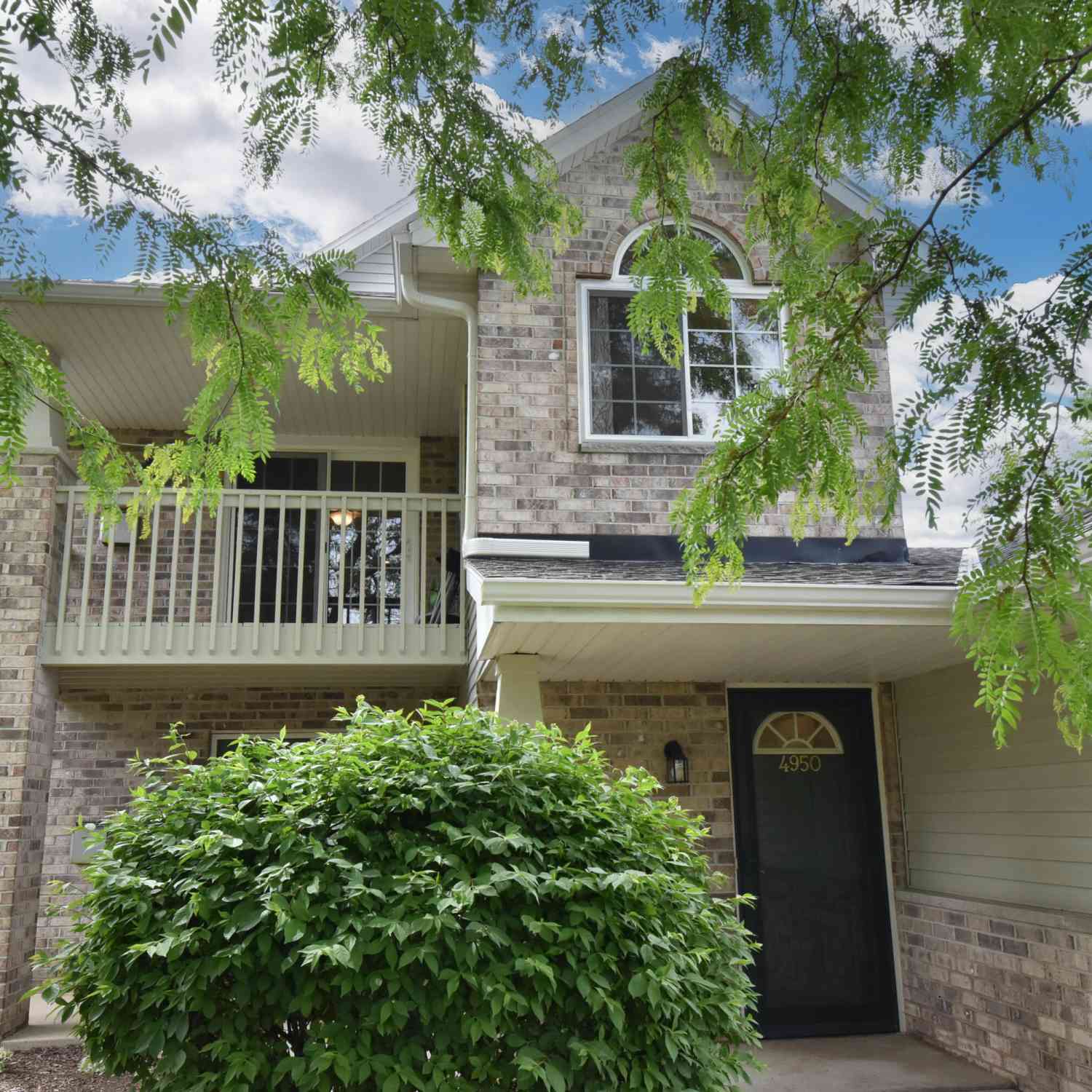 Condo For Sale - 4950 W Maple Leaf<br/> Greenfield, WI 53220
