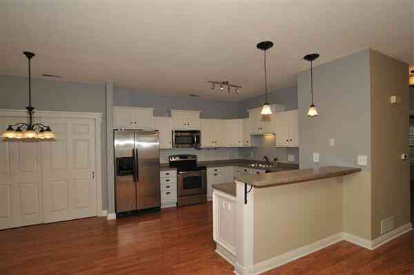 Condo For Sale - 2270 W Vista Bella #102<br/> Oak Creek, WI 53154
