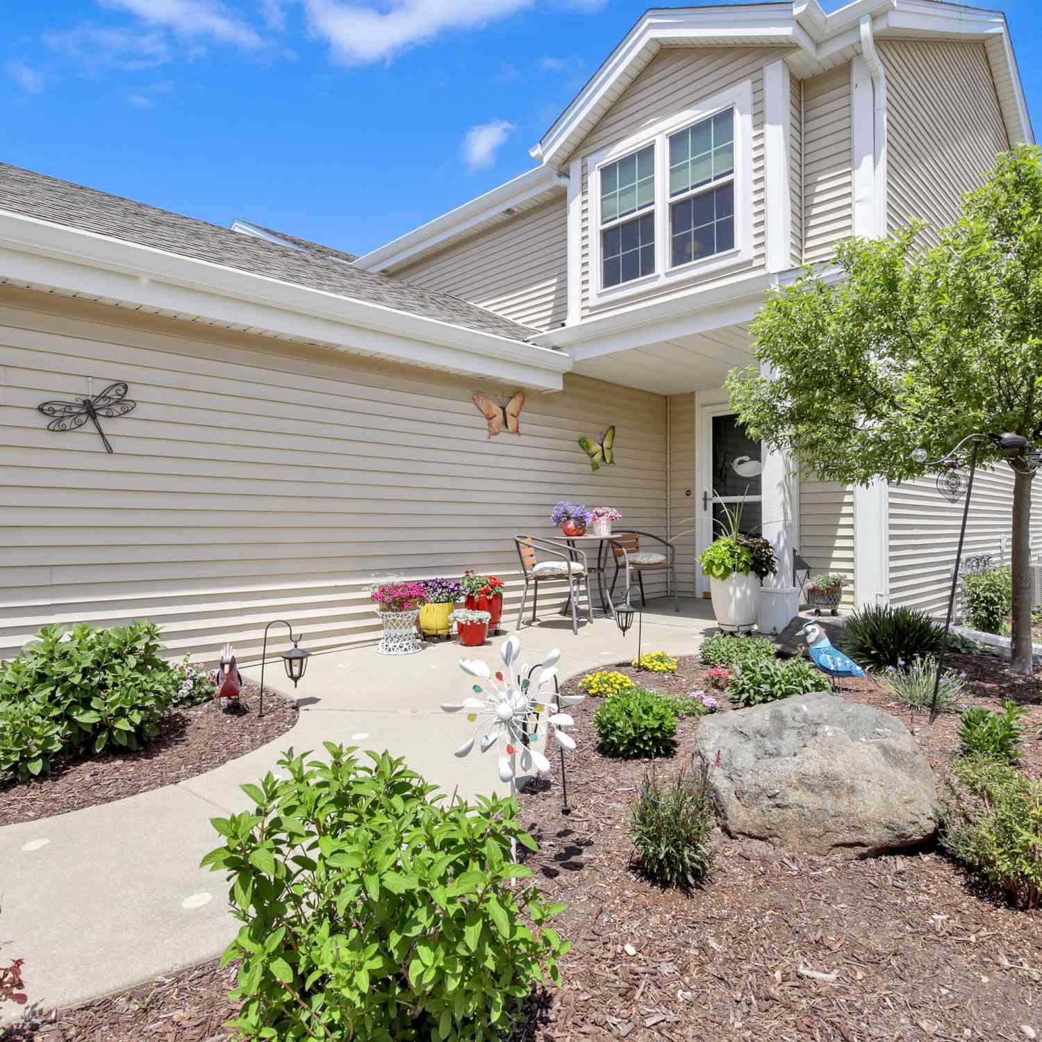 Condo For Sale - 2101 E Broadway #D<br/> Waukesha, WI 53186